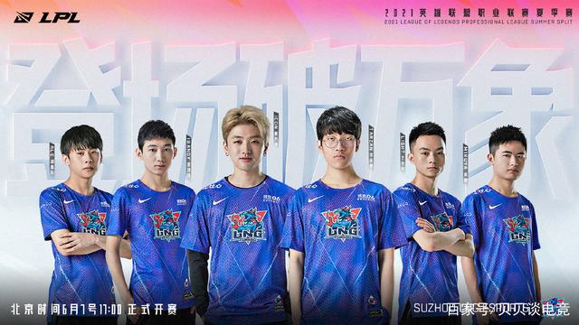 法在场上展 法在场上展