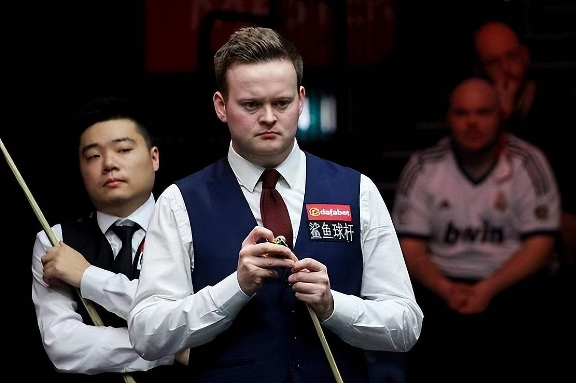 主裁判在随 主裁判在随