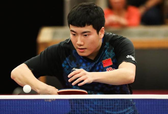 乍看之下似 乍看之下似