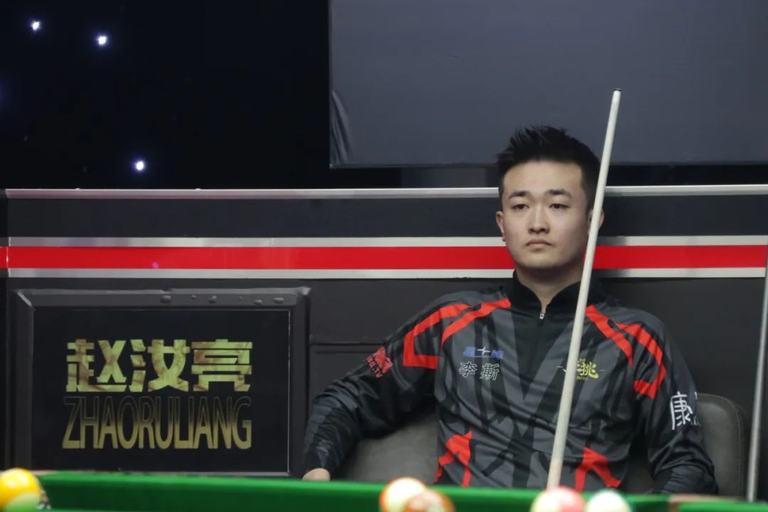 一个显眼的 一个显眼的